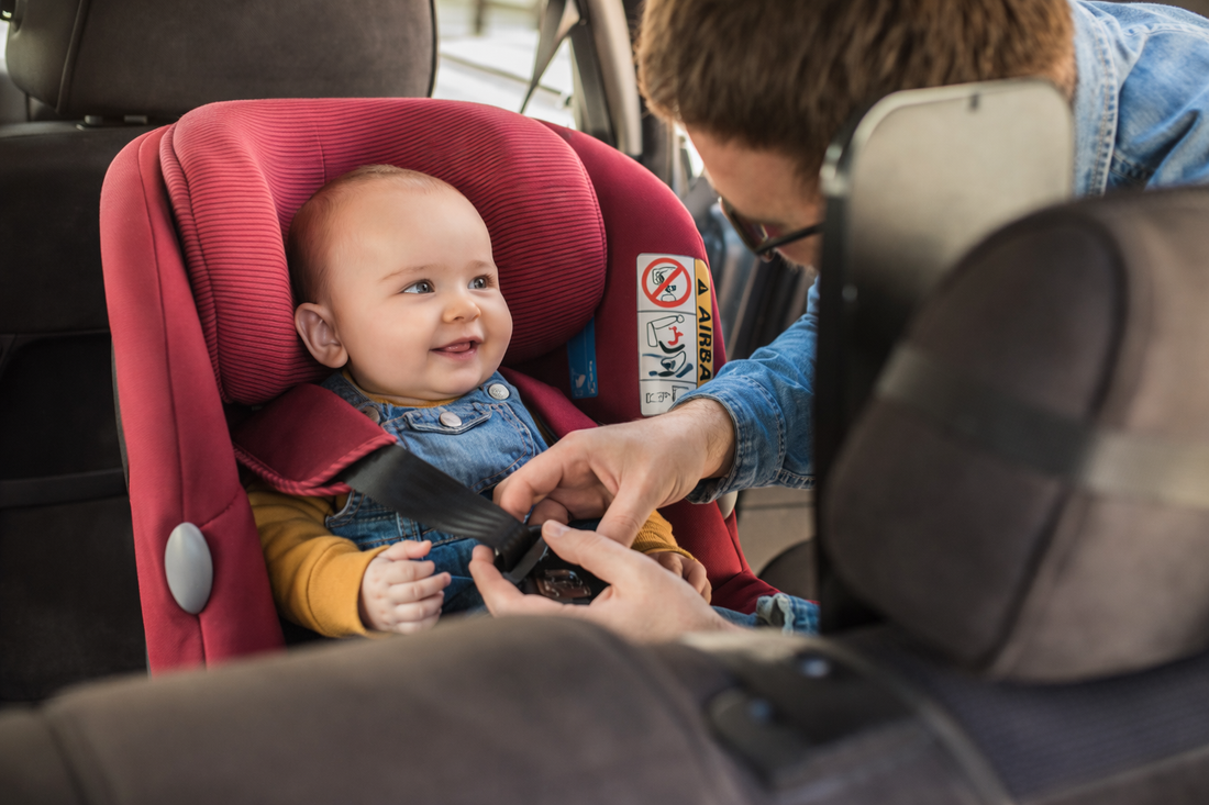 Zasady bezpiecznego podróżowania z dzieckiem