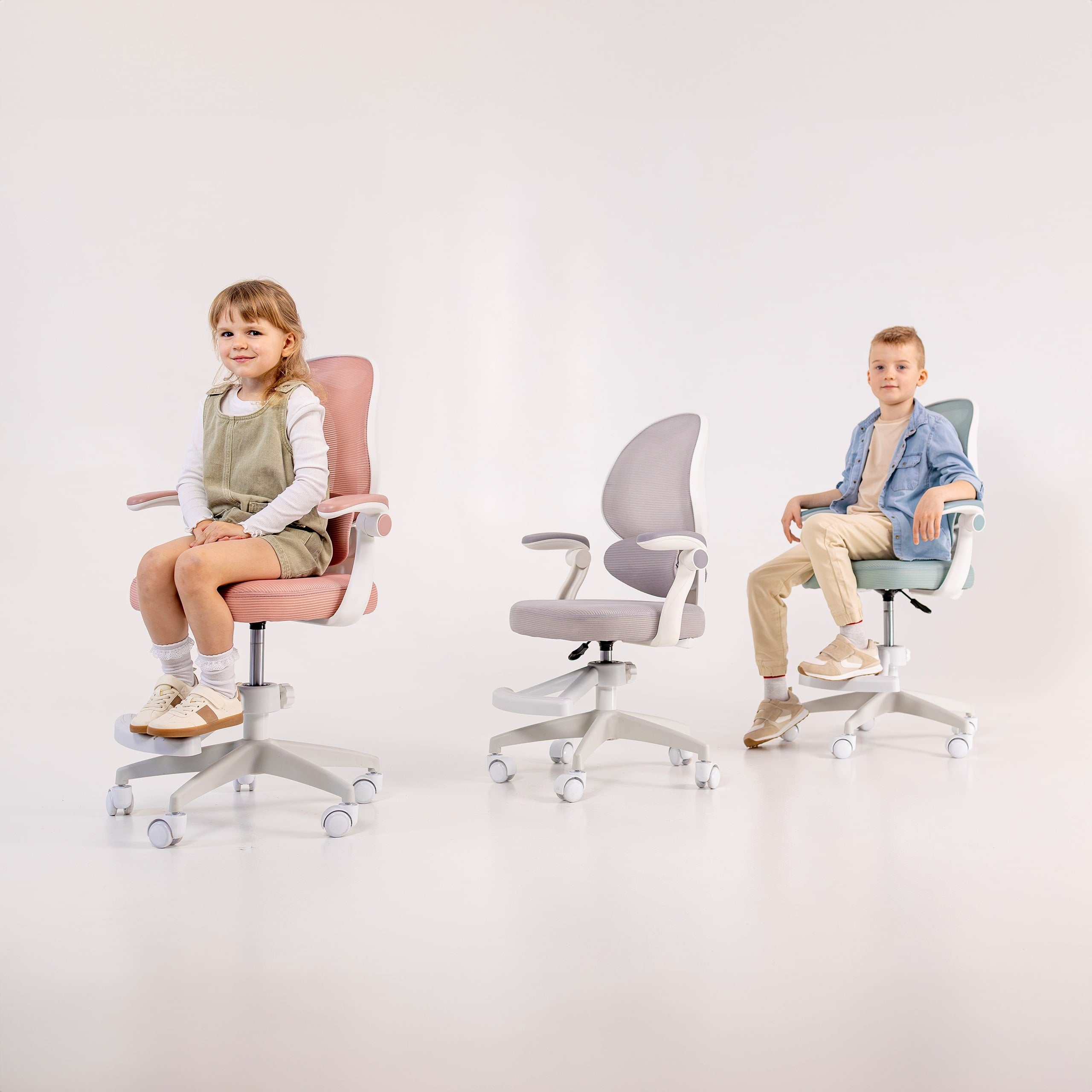 OUTLET Fotel regulowany dla dziecka Mark Adler Junior 4.5 Pink