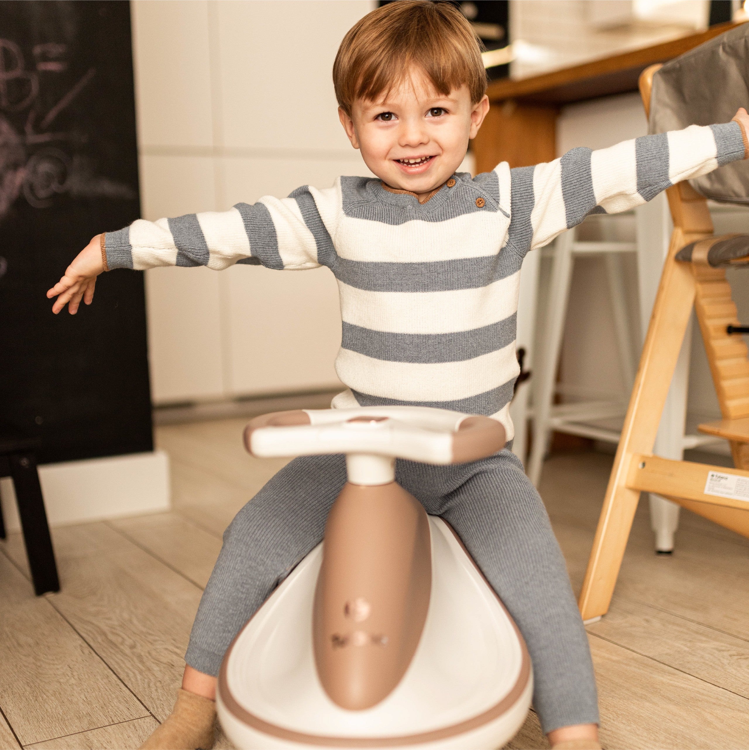 Jeździk dla dzieci grawitacyjny LED Tulano Focus 55 Grey