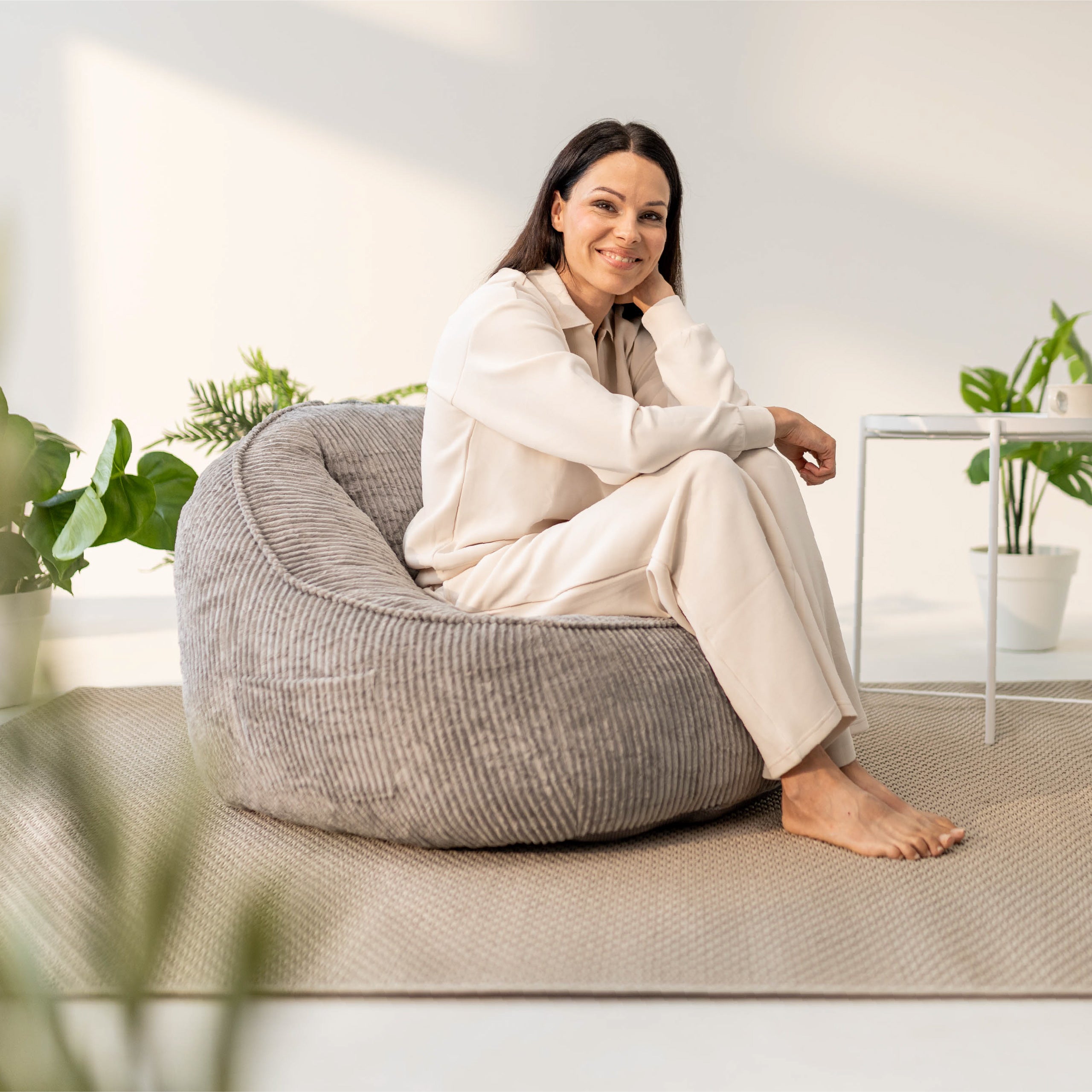 Fotel pufa z oparciem sztruksowa Mark Adler Comfy 4.0 Grey