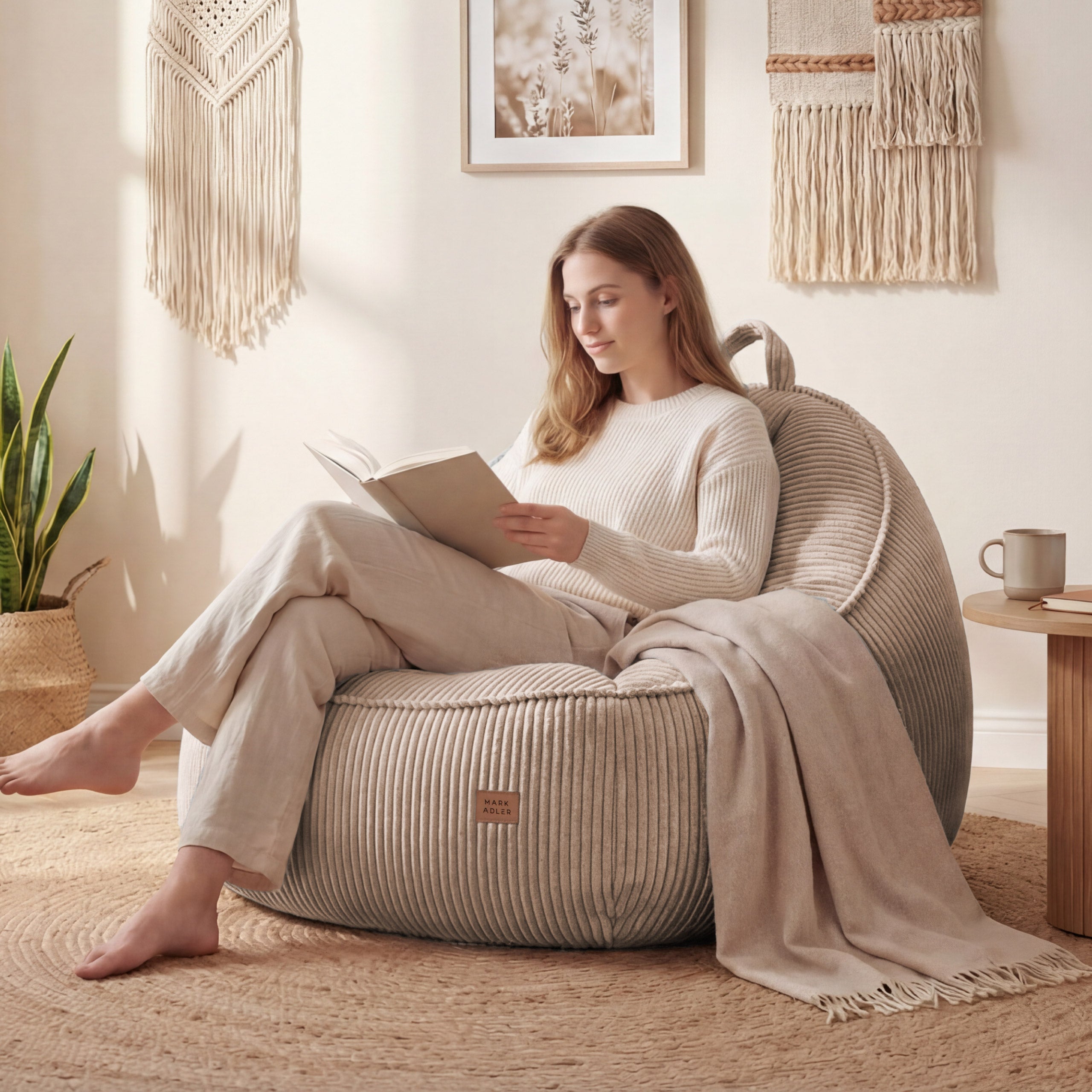 Fotel pufa z oparciem sztruksowa Mark Adler Comfy 4.0 Taupe