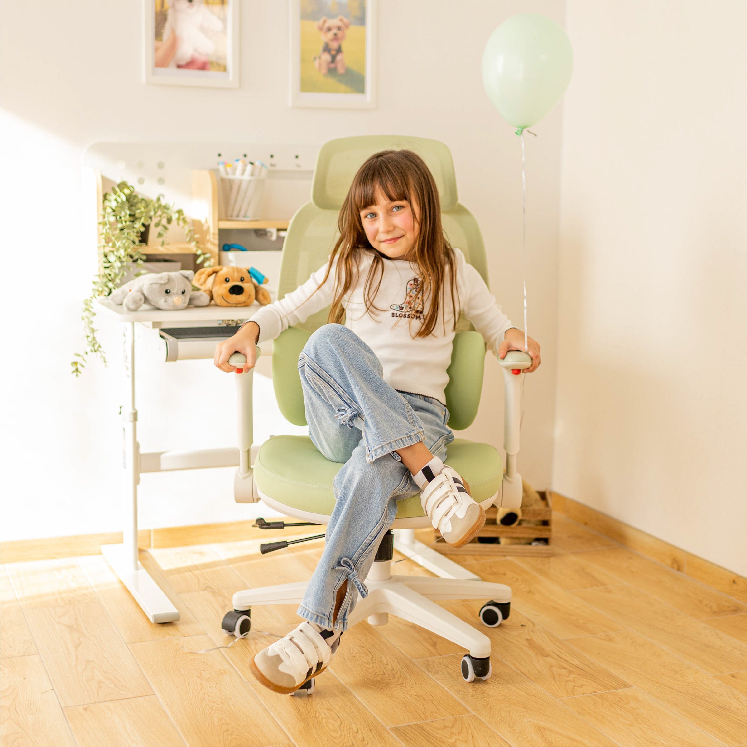 Ergonomiczny fotel dla dzieci Mark Adler Junior 6.3 Green